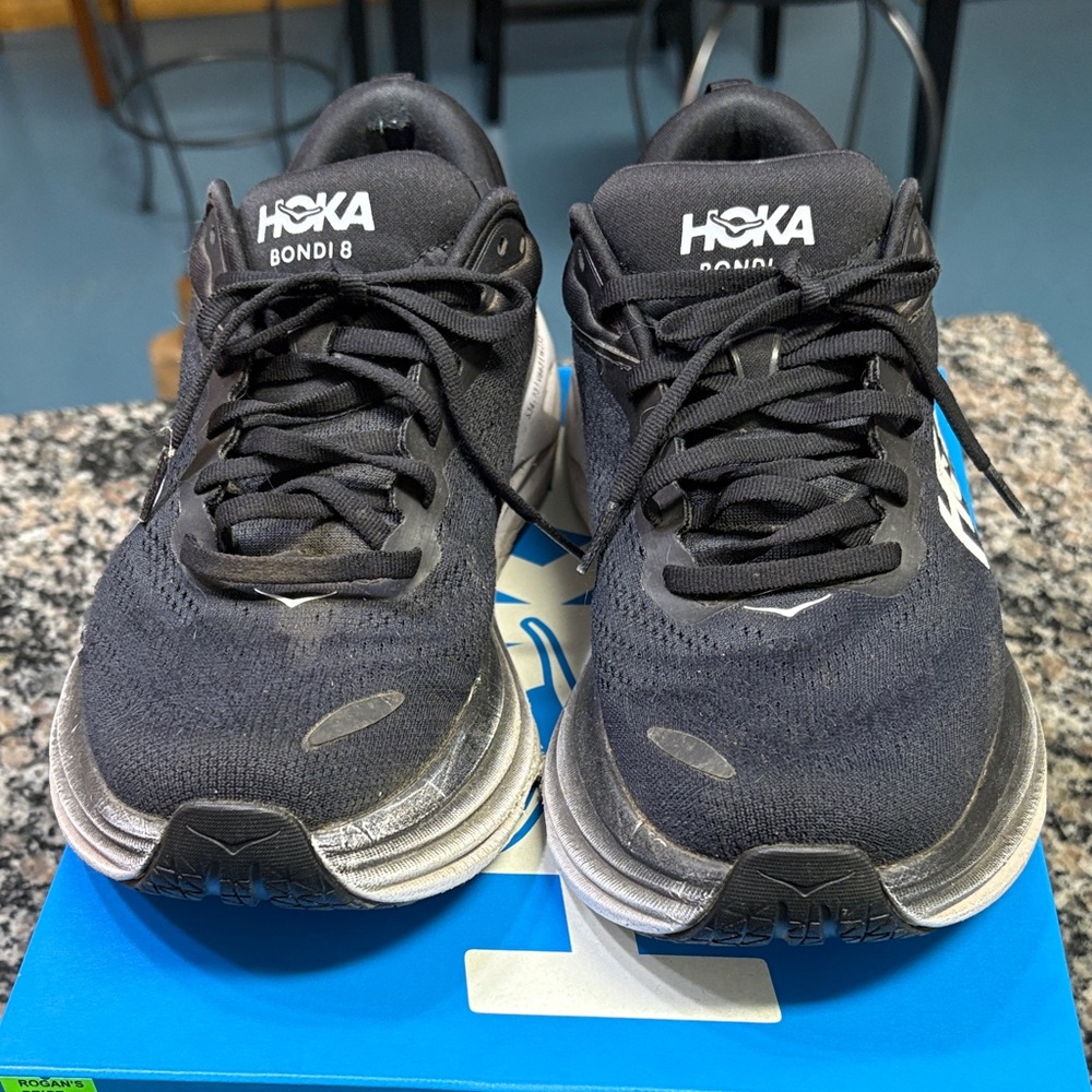 Hoka Bondi 8 Black sneakers